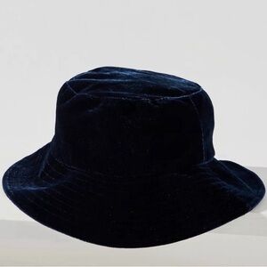 ANTHROPOLOGIE - Navy Blue Velvet Bucket Hat NWT